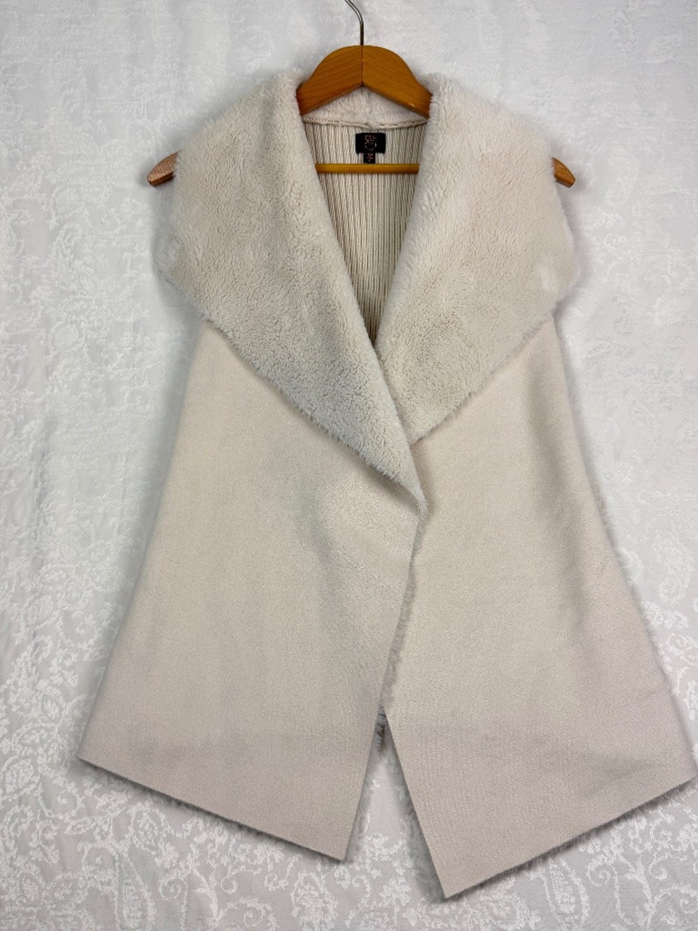 12th Heart Women's L Cream Longline Sweater Vest Faux Fur Collar Open Front Boho